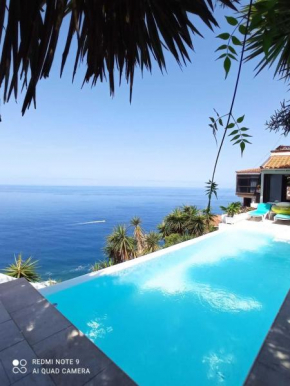 The cliff casa marag